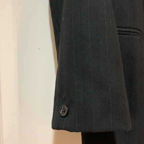 Boys 2-piece Dark Navy Pin Stripe Suit -- Size 14 - Picture 5 of 16